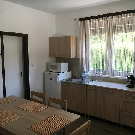 Amina Apartman Appartamento Siófok