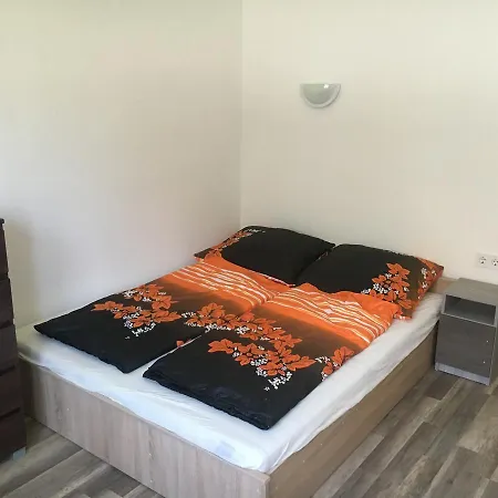 Amina Apartman *